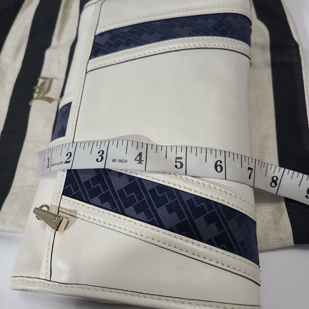 L.A.M.B. by Gwen Stefani Frosted Pearl Clutch Leather Designer NWT - Picture 7 of 10